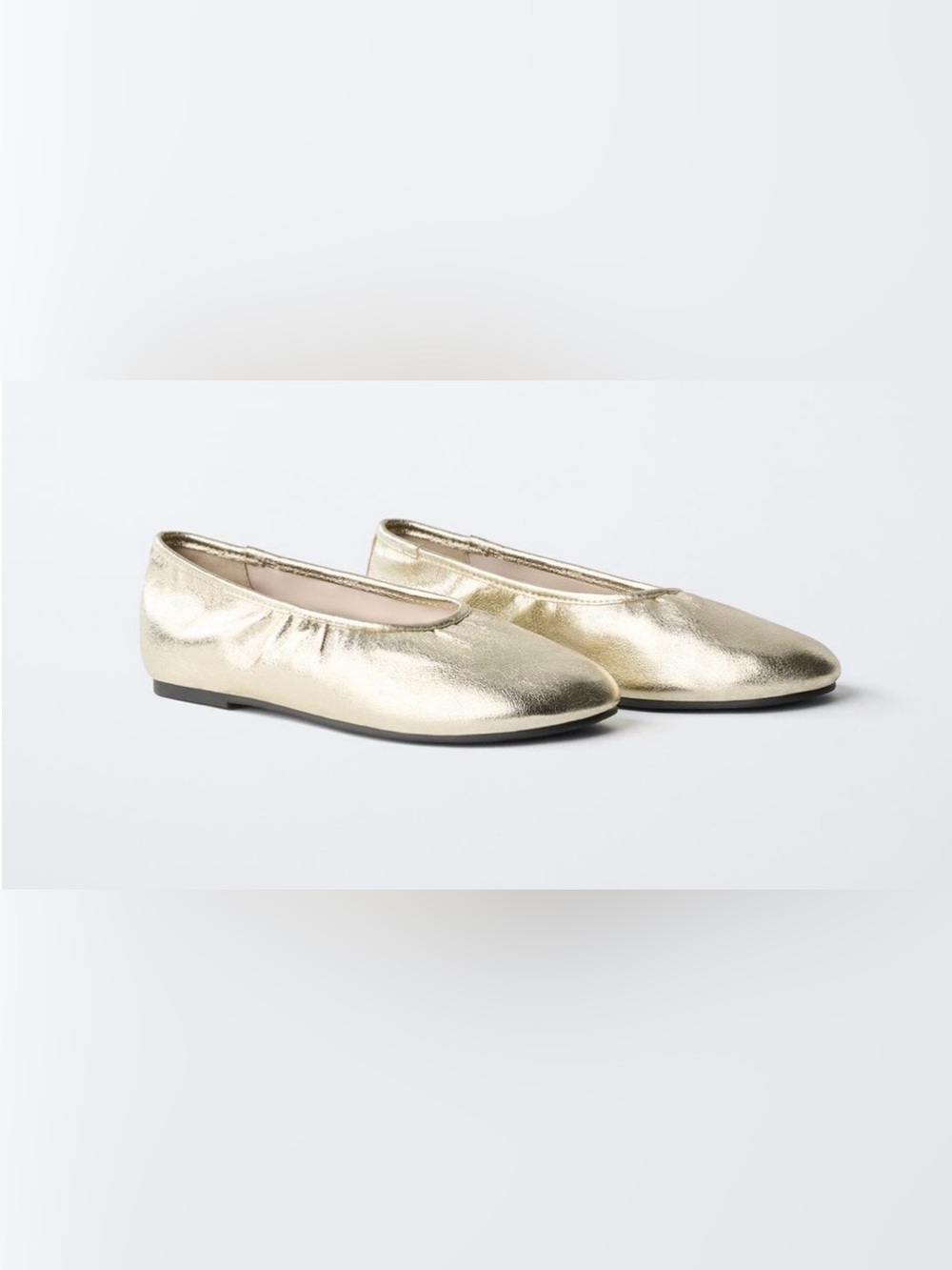 ZARA GOLD BALLET FLATS NWT
Size : 7.5 (38)